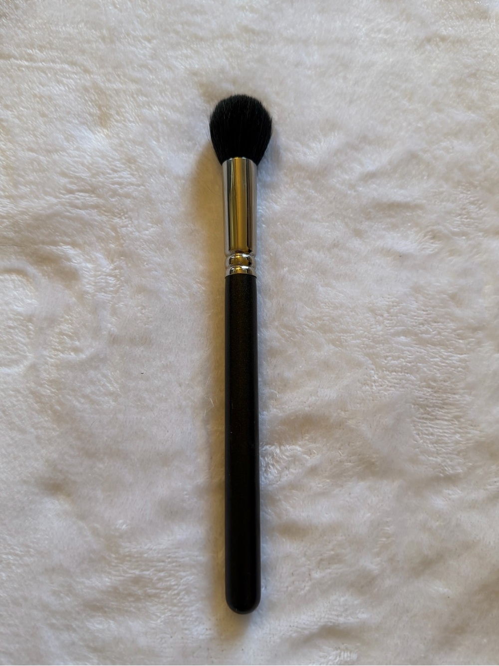 Mac cosmetics synthetic small contour 109 brush